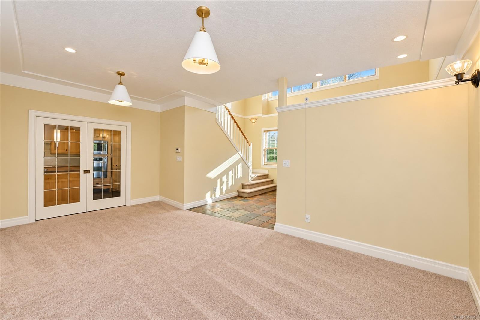 6086 Sterling Dr — listing photo 6 of 52
