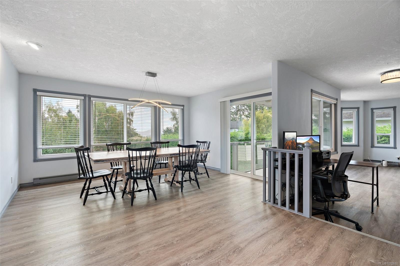 2447 Valleyview Pl — listing photo 8 of 21