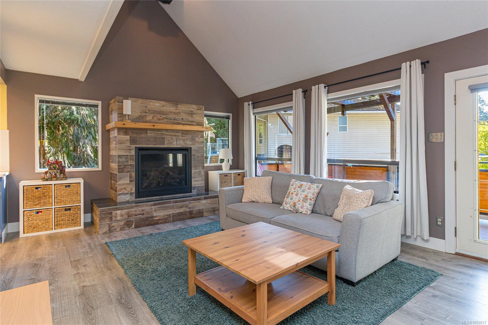 2335 Ravenhill Rd — listing photo 11 of 47