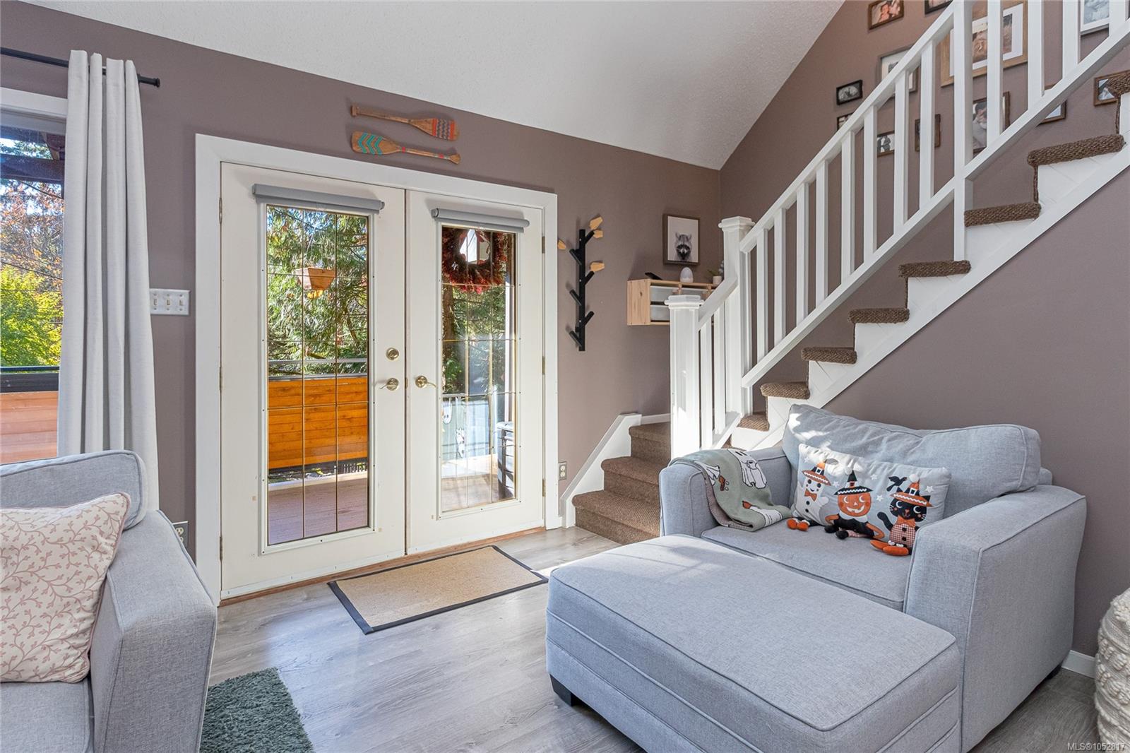 2335 Ravenhill Rd — listing photo 10 of 47