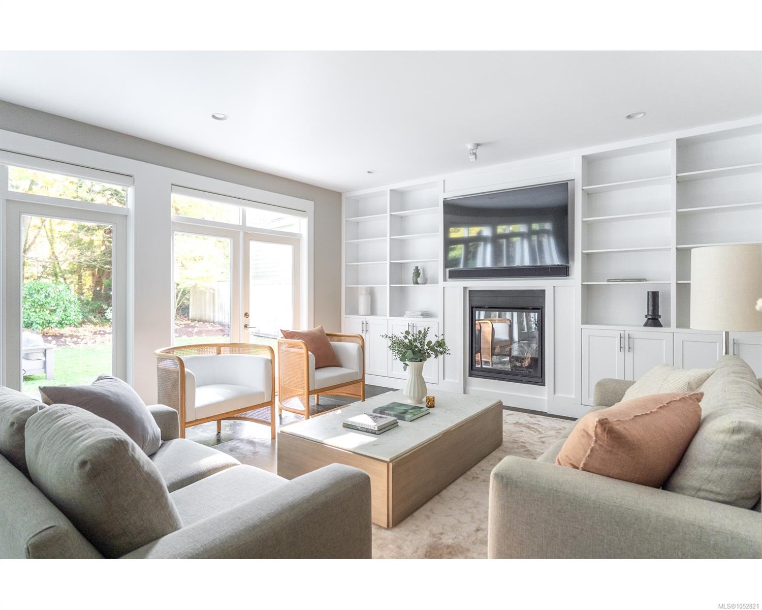 300 Sunningdale Rd — listing photo 9 of 54