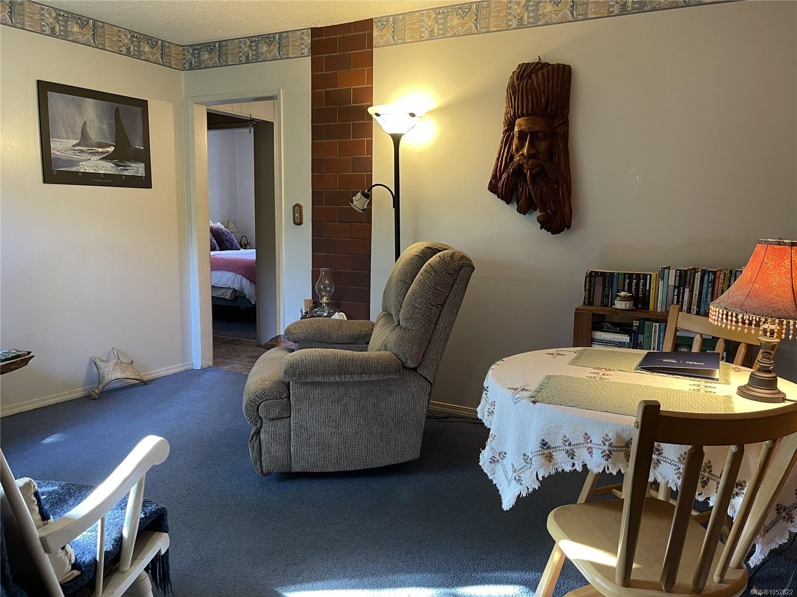 4818 Helen St — listing photo 5 of 27