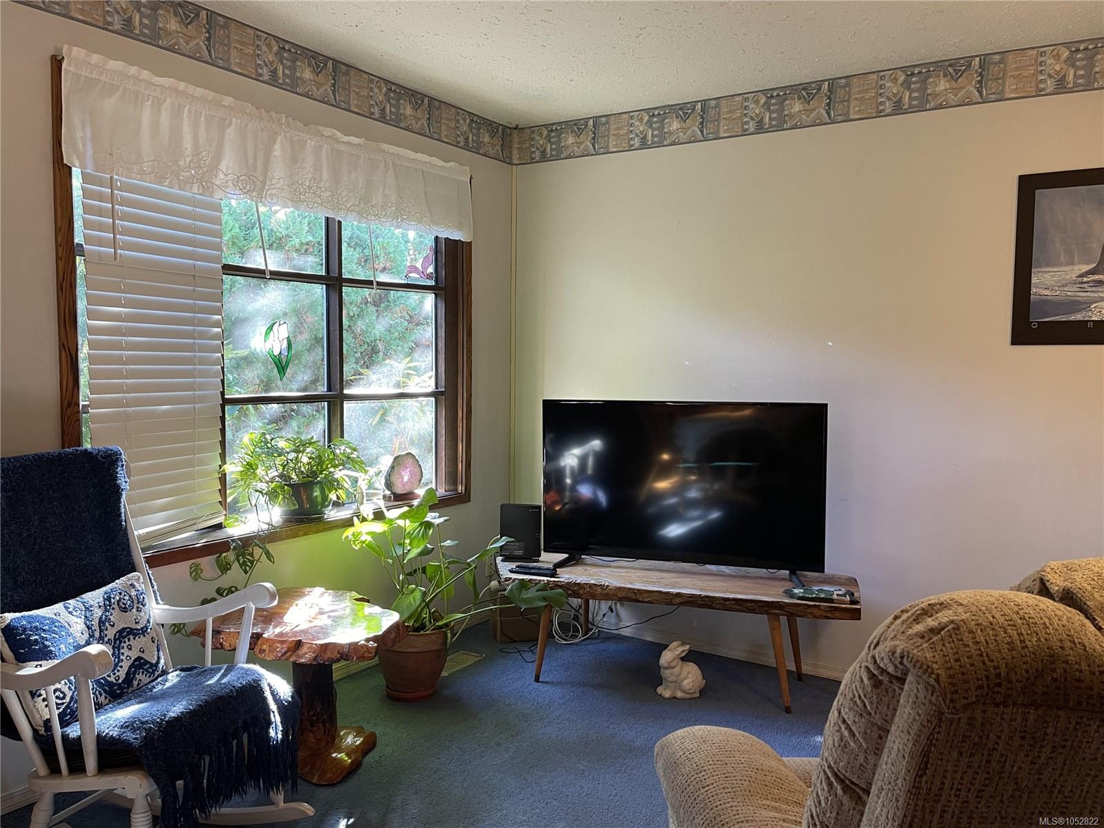 4818 Helen St — listing photo 6 of 27