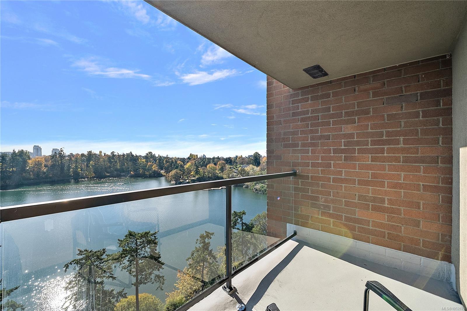 802-105 Gorge Rd — listing photo 6 of 34