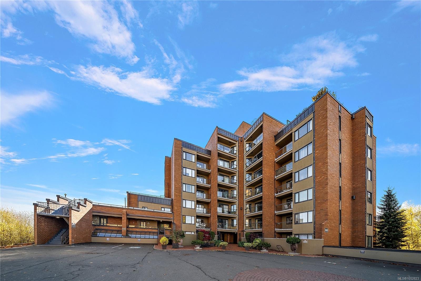 802-105 Gorge Rd — listing photo 7 of 34