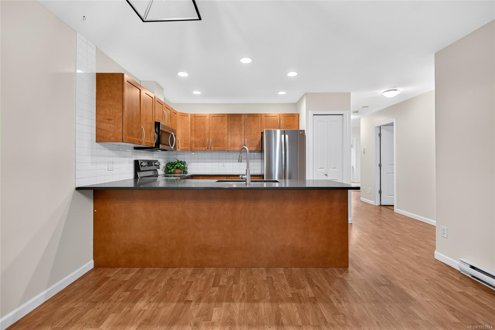 9-2728 1st St — listing photo 7 of 45