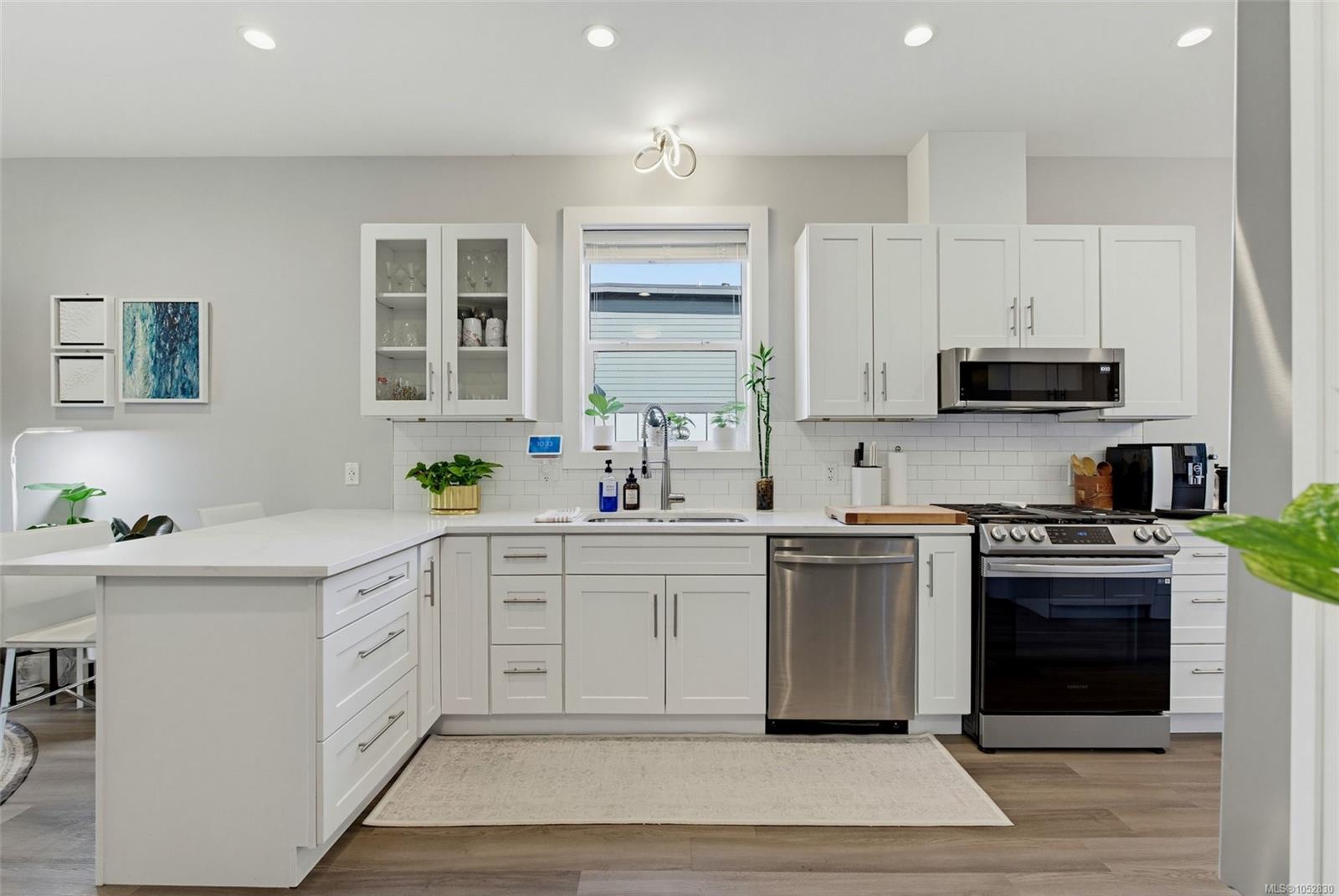 925 Turnstone Ridge — listing photo 12 of 31