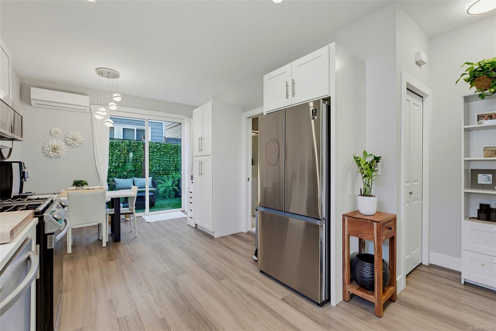 925 Turnstone Ridge — listing photo 14 of 31