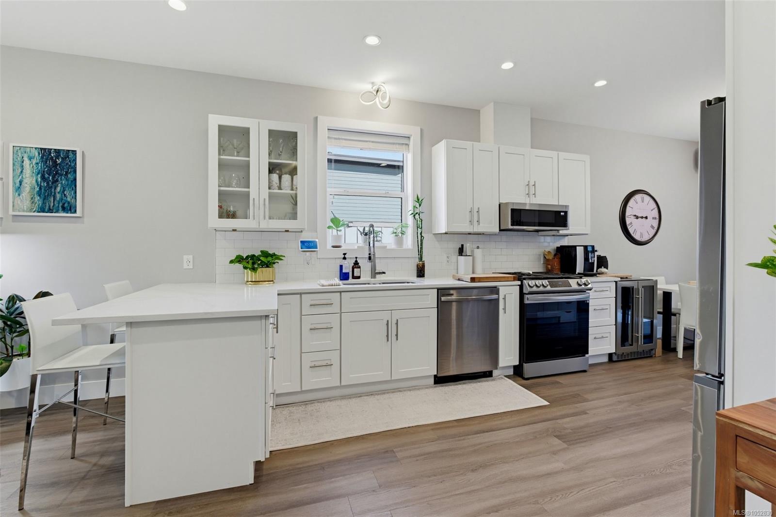 925 Turnstone Ridge — listing photo 10 of 31