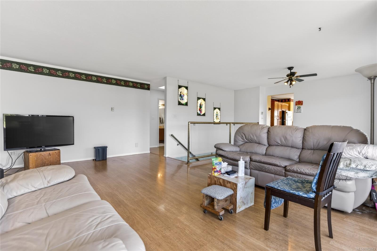 365 Panorama Cres — listing photo 13 of 76