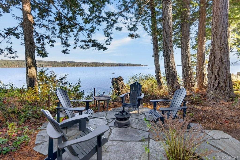 7844 Ships Point Rd — listing photo 2 of 43