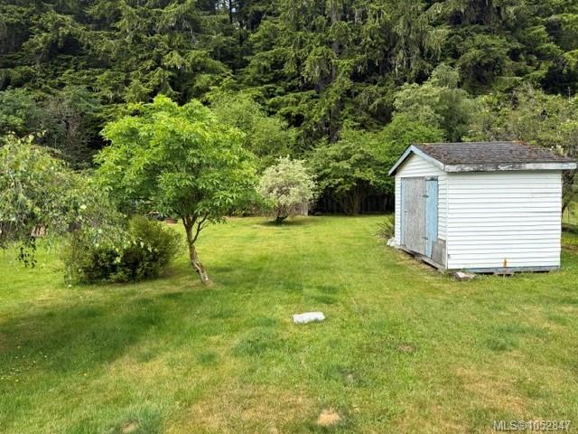 5890 Beaver Harbour Rd — listing photo 5 of 36