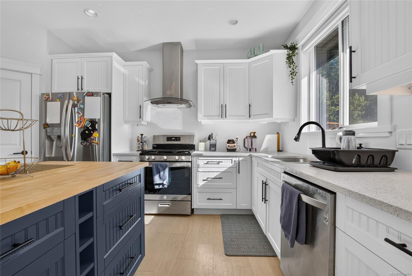 37-3205 Gibbins Rd — listing photo 13 of 27