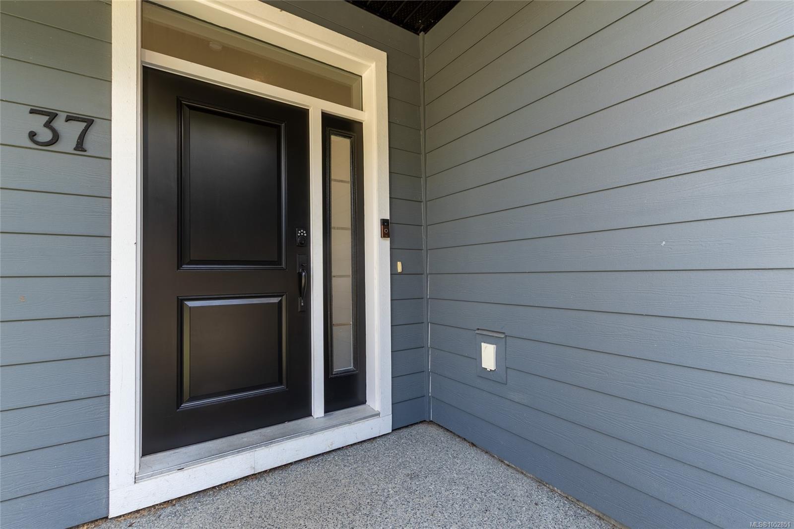 37-3205 Gibbins Rd — listing photo 4 of 27