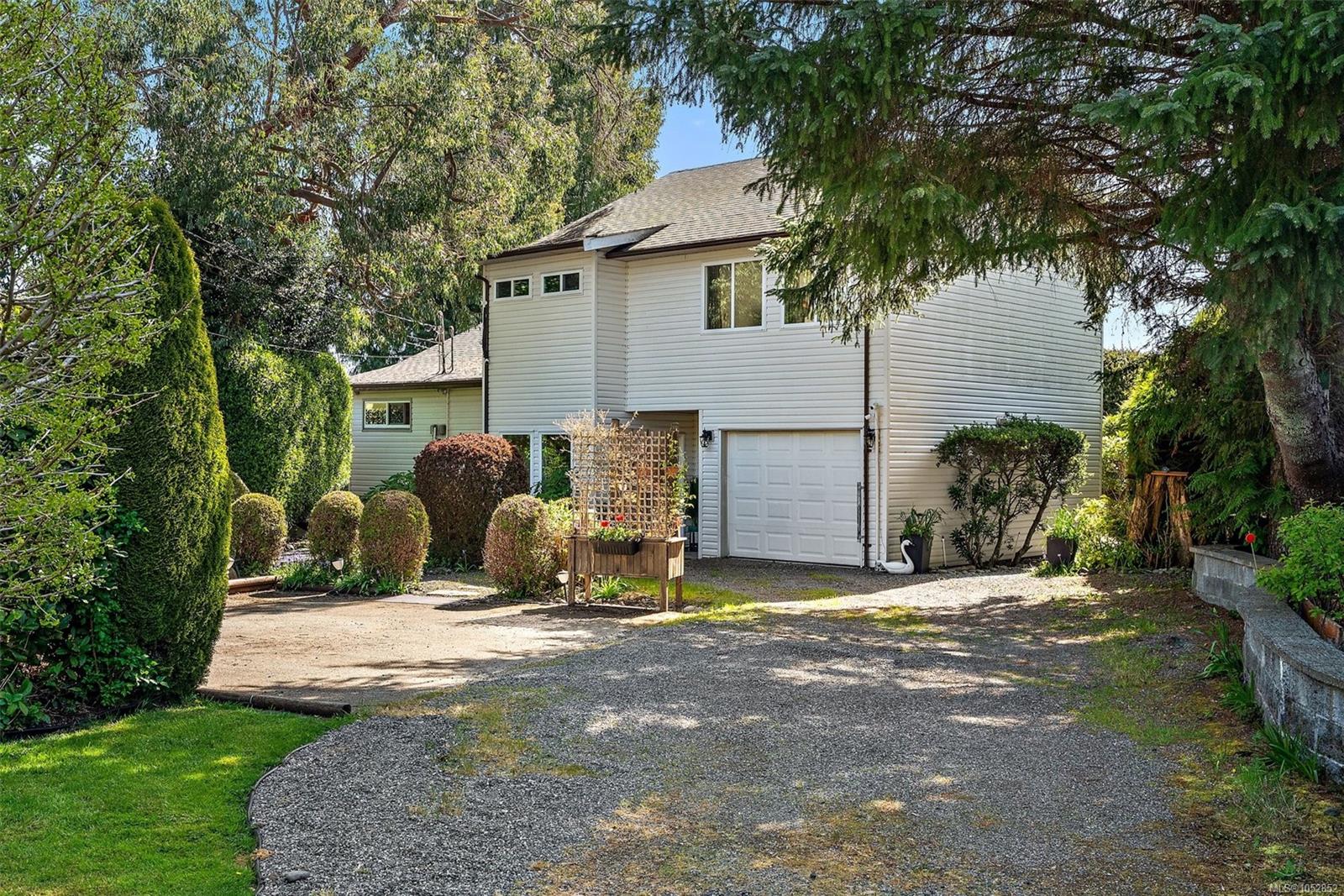 1937 Kaltasin Rd — listing photo 4 of 49