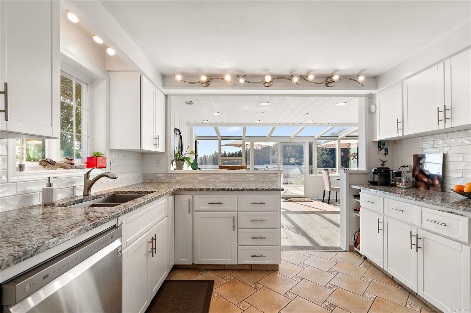 1937 Kaltasin Rd — listing photo 9 of 49