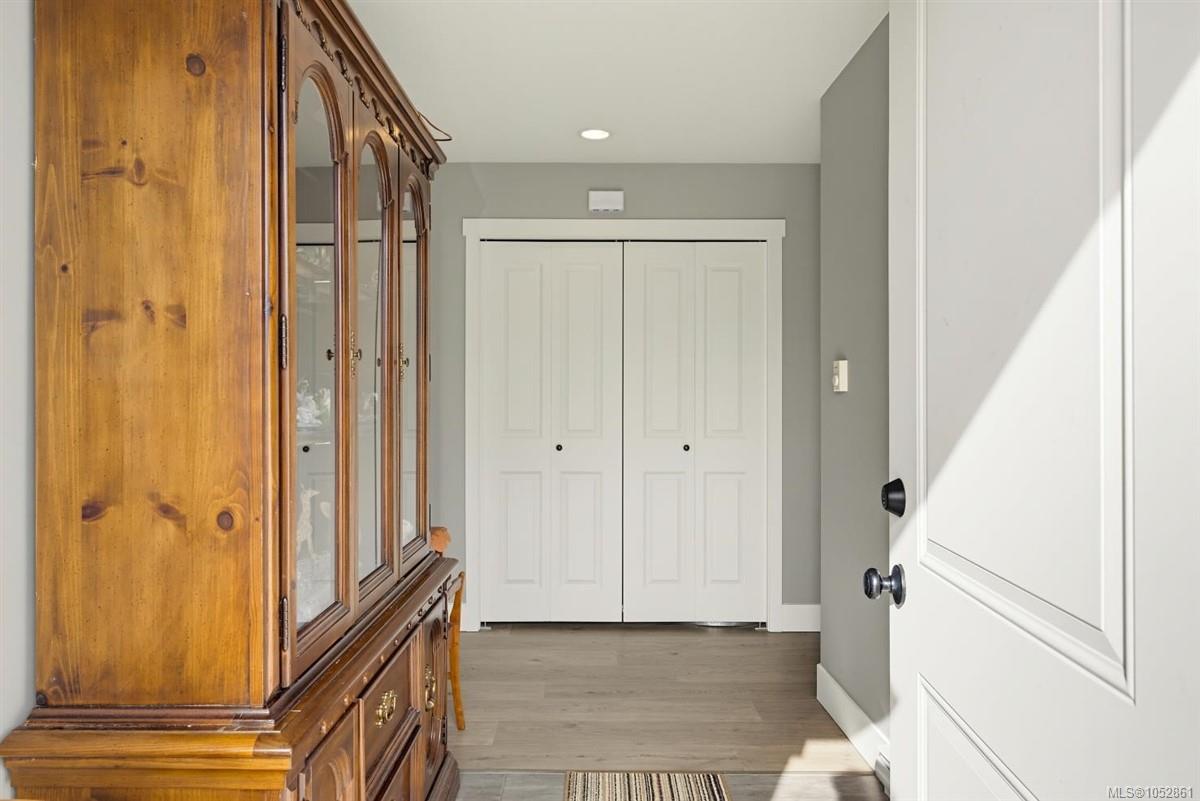 100 Carlo Pl — listing photo 9 of 59