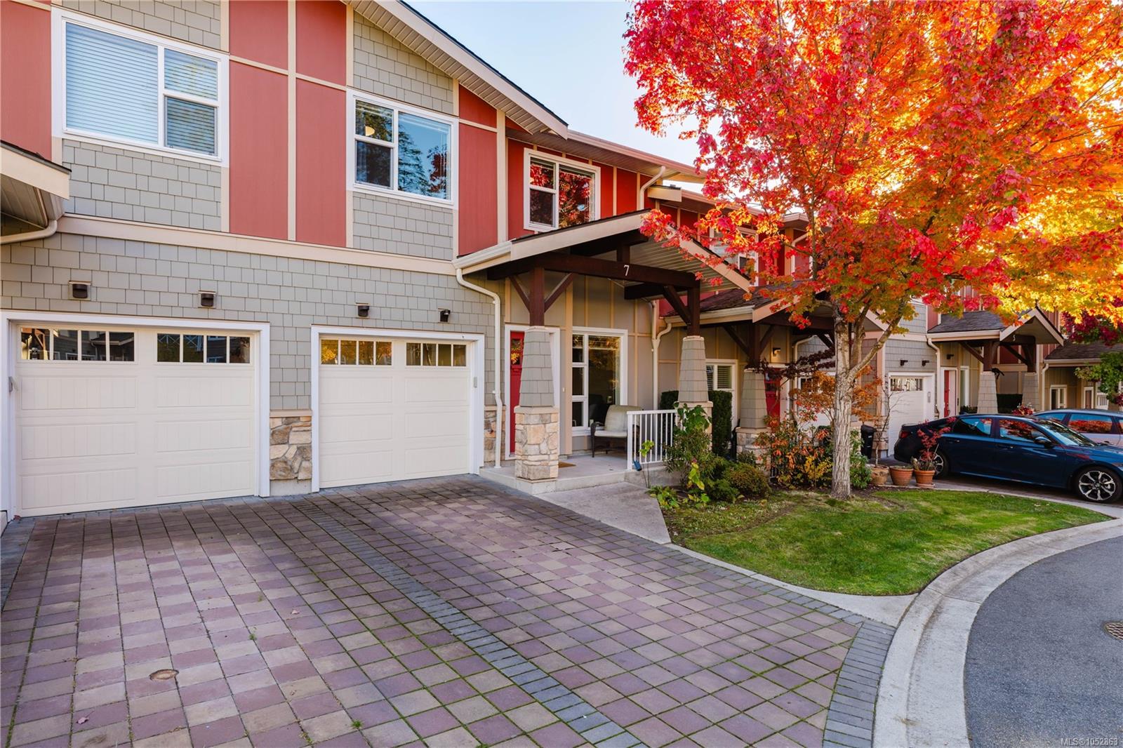 7-1900 Watkiss Way — listing photo 4 of 42