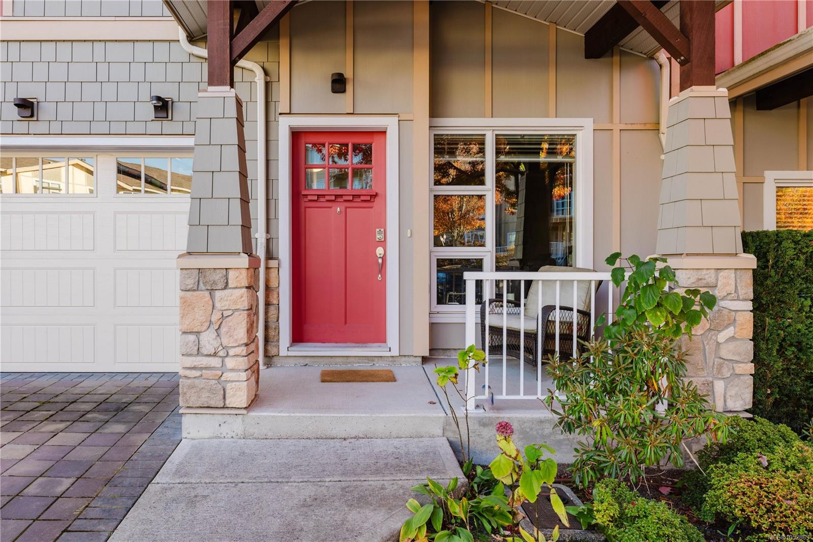 7-1900 Watkiss Way — listing photo 8 of 42
