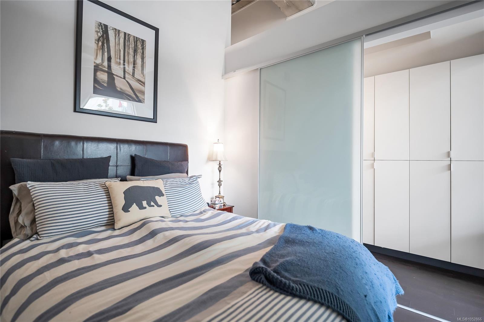 327-770 Fisgard St — listing photo 14 of 36