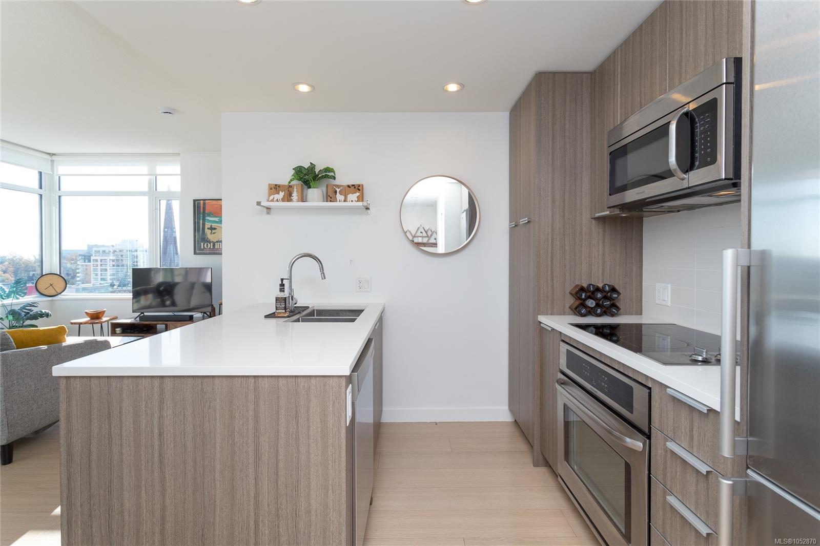 1105-728 Yates St — listing photo 12 of 32