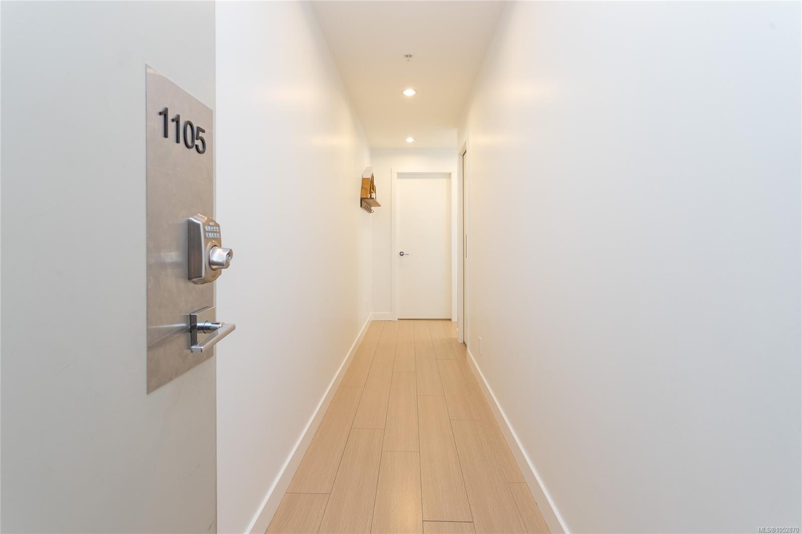 1105-728 Yates St — listing photo 5 of 32