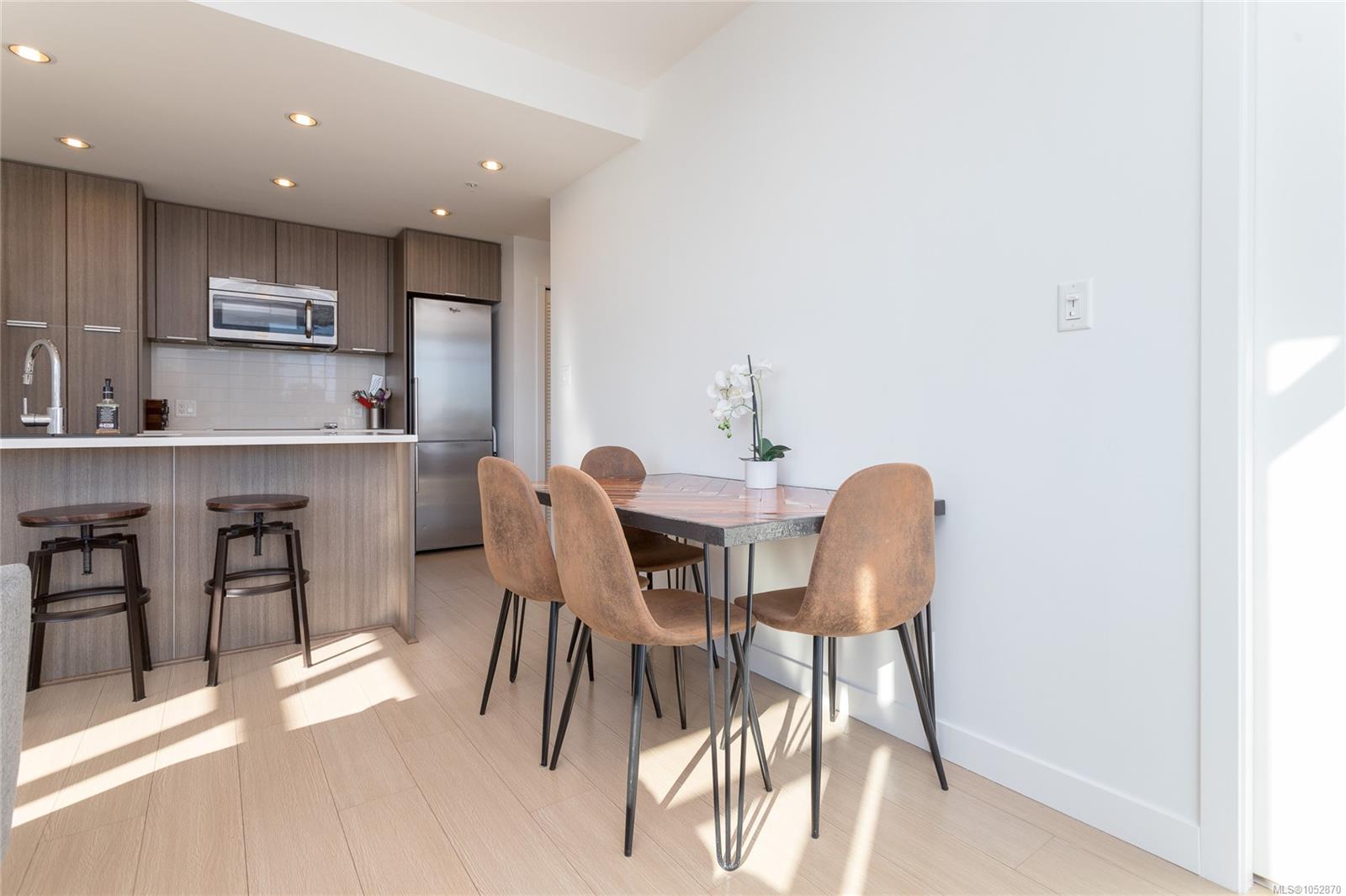 1105-728 Yates St — listing photo 9 of 32
