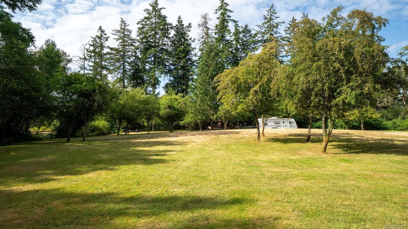 485 Beaver Lake Rd — listing photo 4 of 12