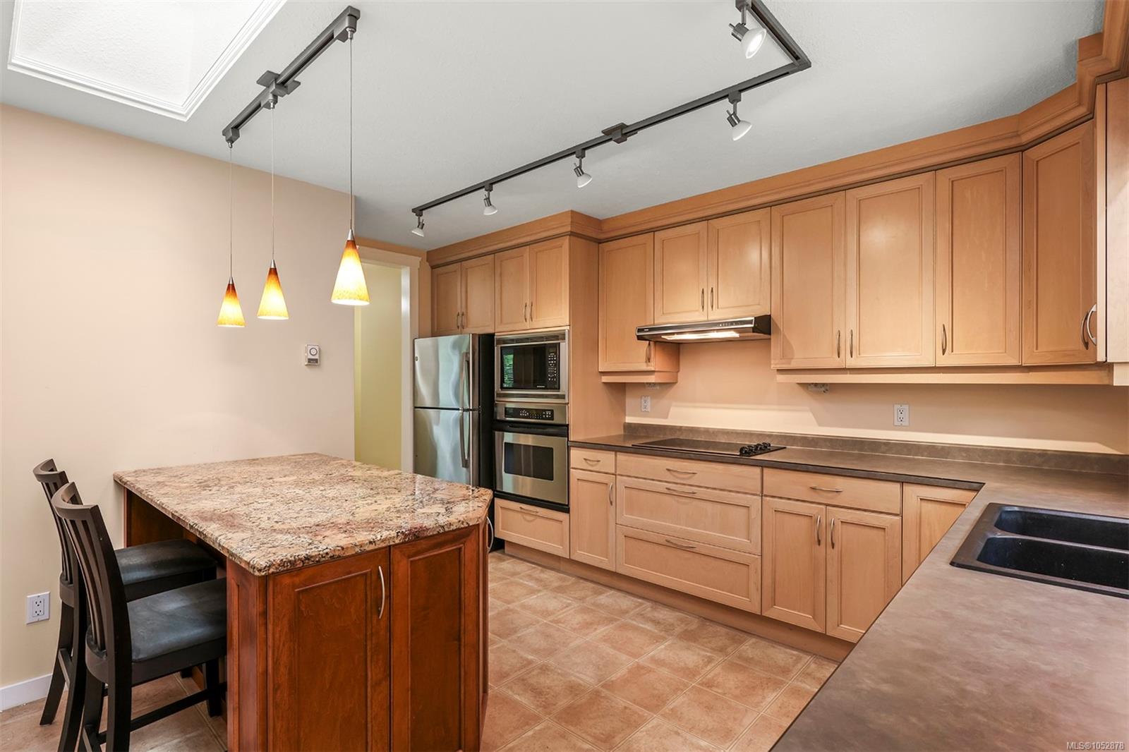 765 Nicolls Dr — listing photo 12 of 40