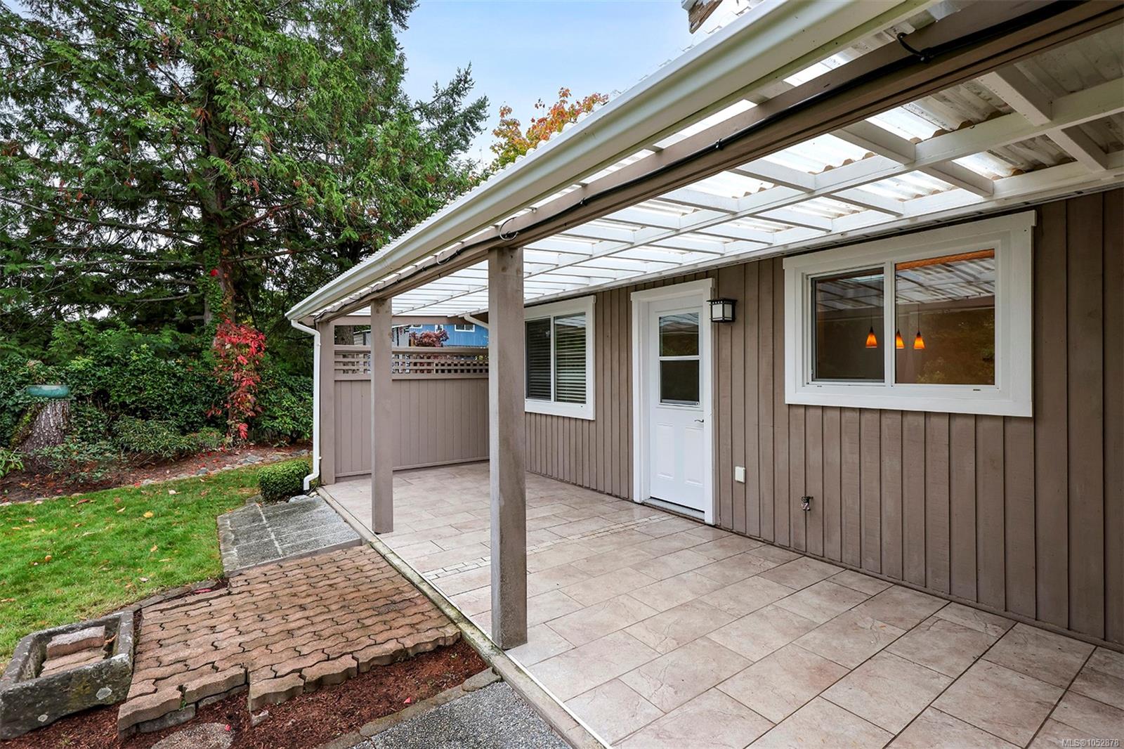 765 Nicolls Dr — listing photo 3 of 40
