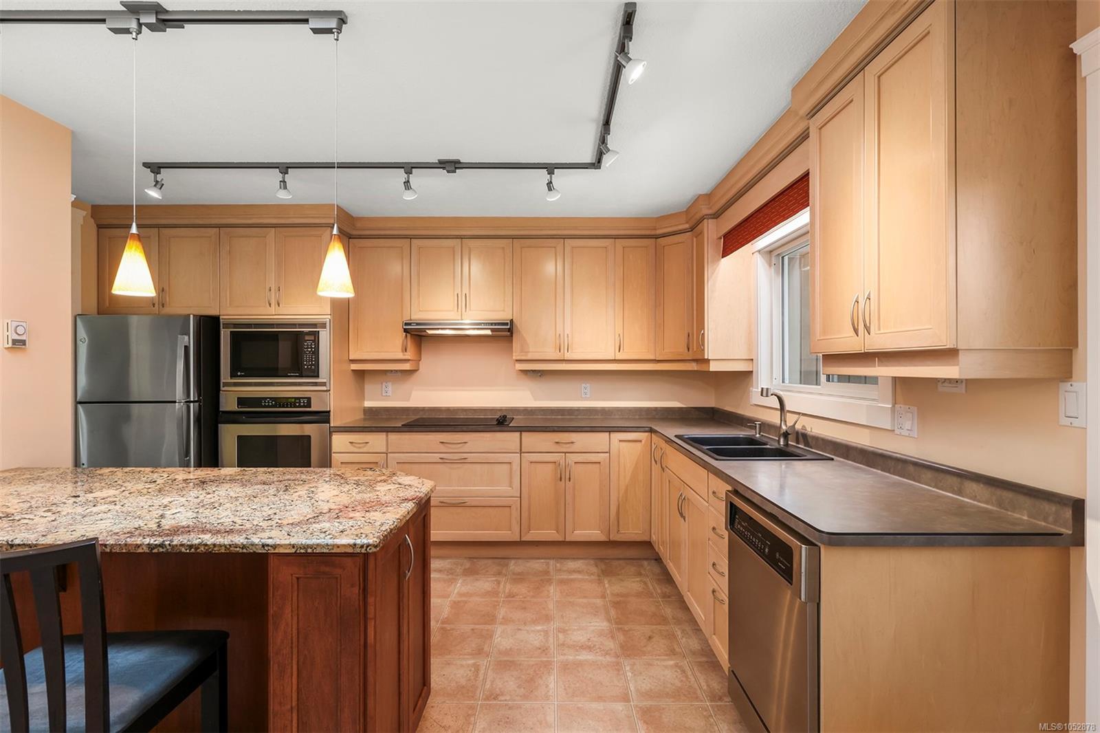 765 Nicolls Dr — listing photo 7 of 40