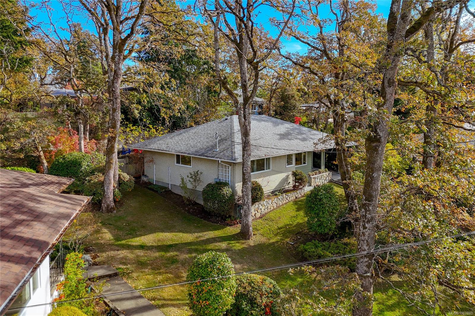 1287 Filmer Rd — listing photo 3 of 40