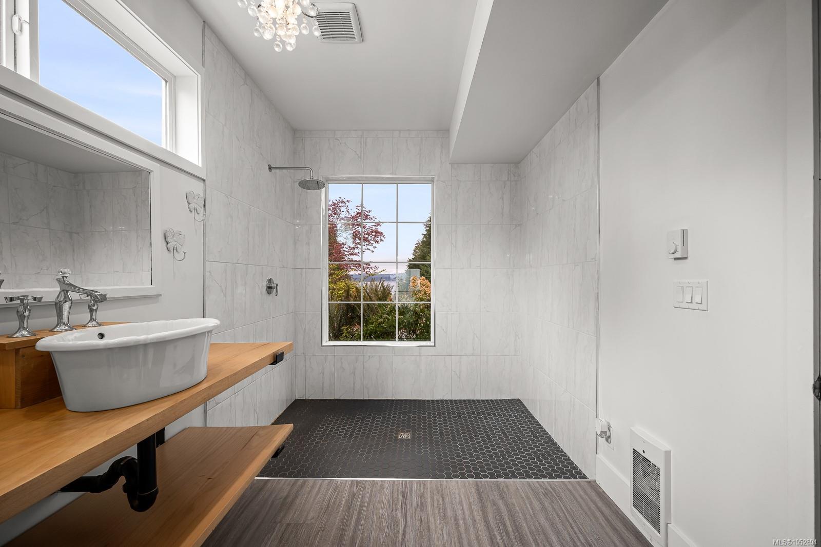 885 Lanqvist Rd — listing photo 12 of 99