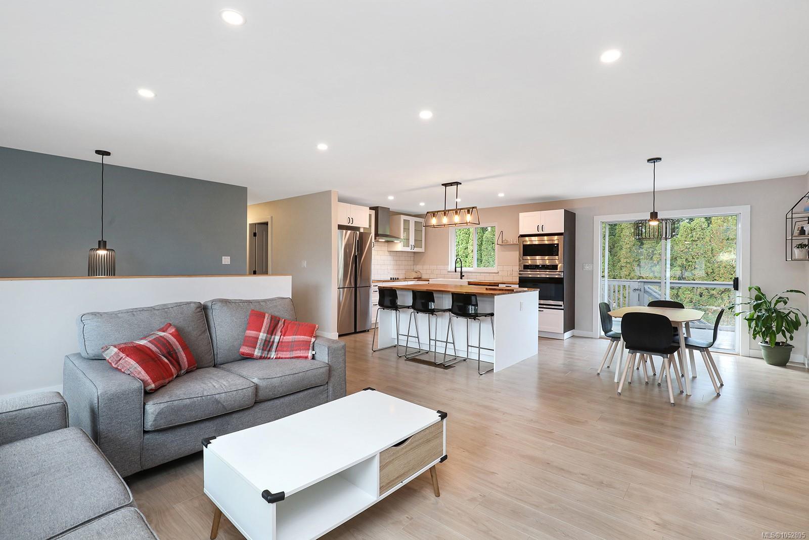 4082 Carey Pl — listing photo 11 of 42