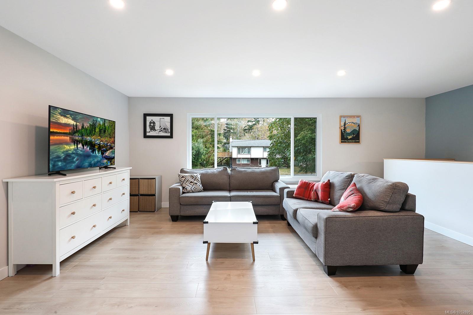 4082 Carey Pl — listing photo 9 of 42