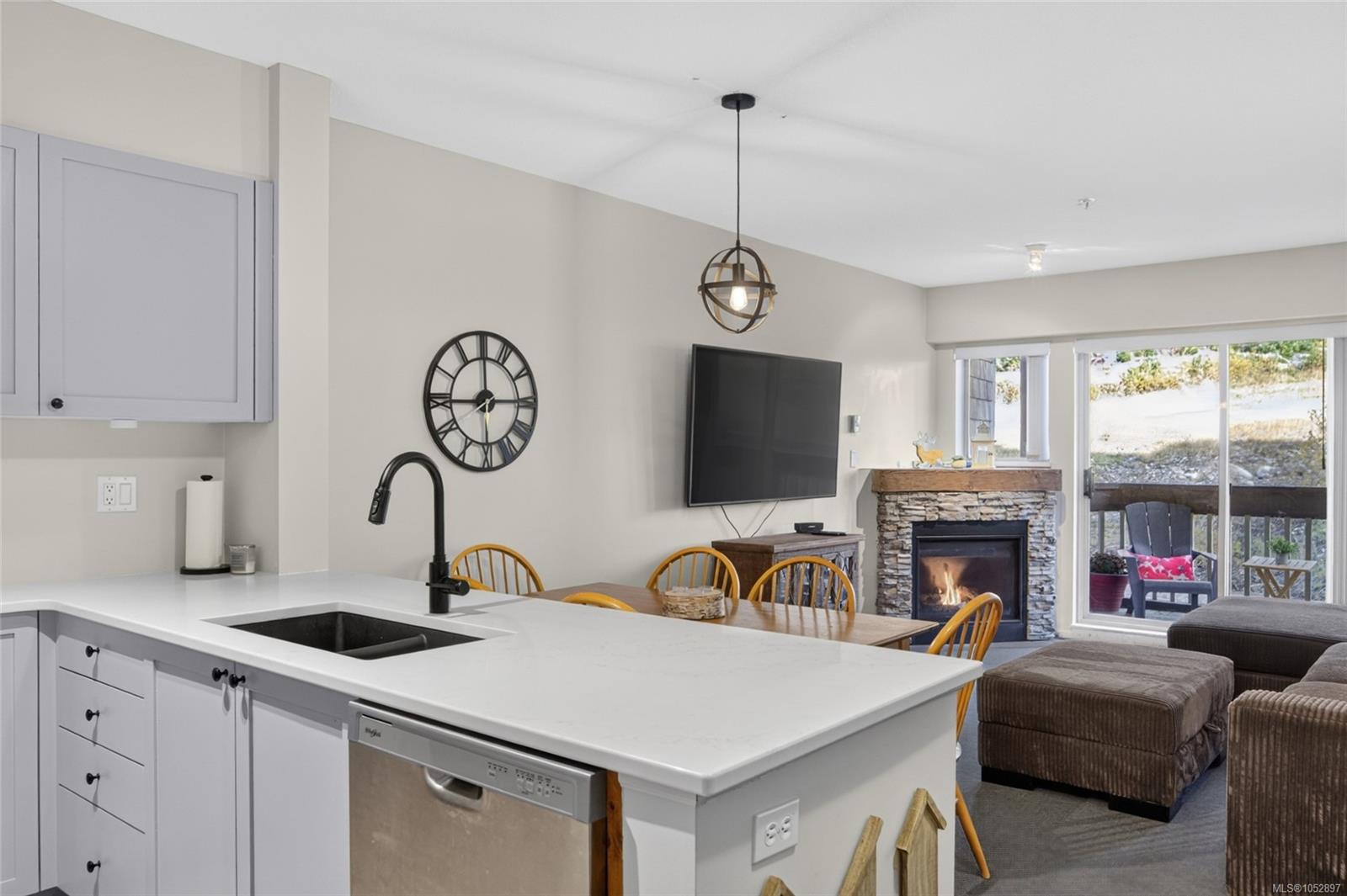107-1290 Alpine Rd — listing photo 3 of 60