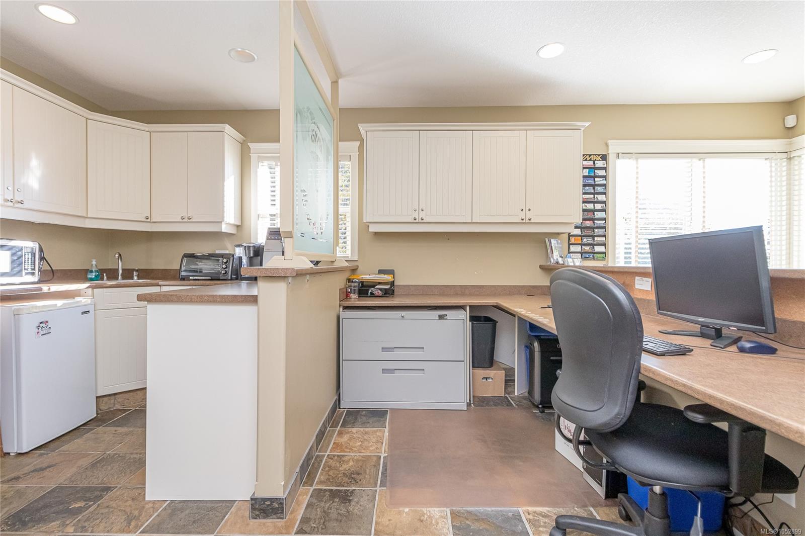 640 Esplanade Ave — listing photo 11 of 46