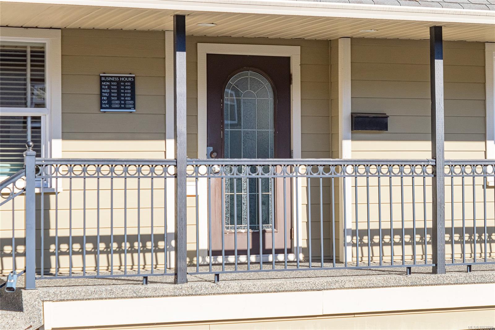 640 Esplanade Ave — listing photo 4 of 46