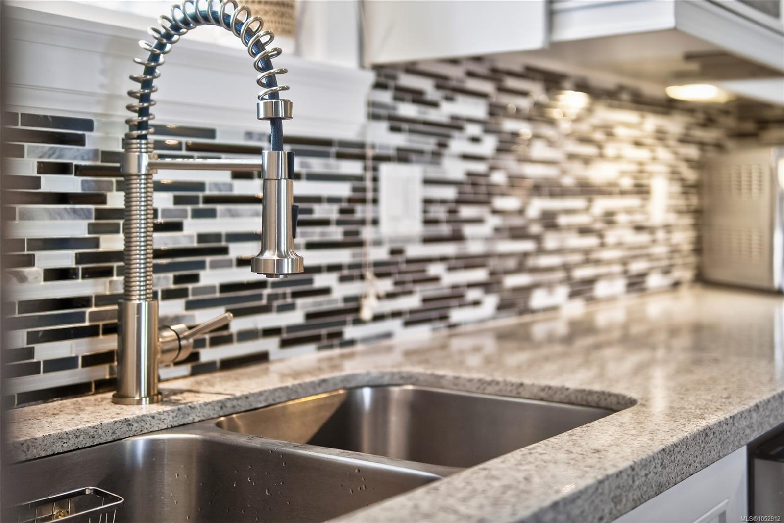 3115 Uplands Dr — listing photo 6 of 55