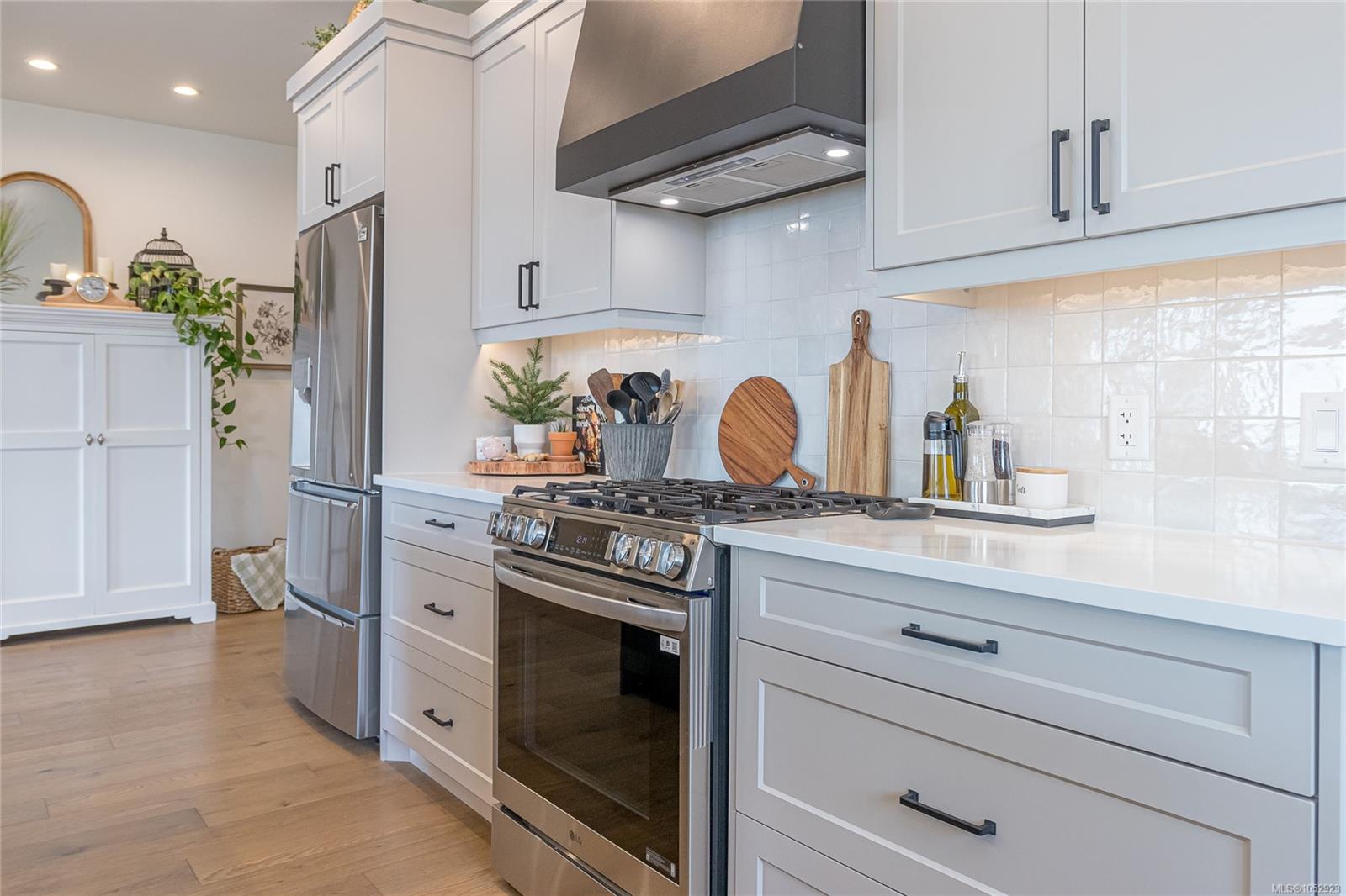 3155 Woodrush Dr — listing photo 13 of 81