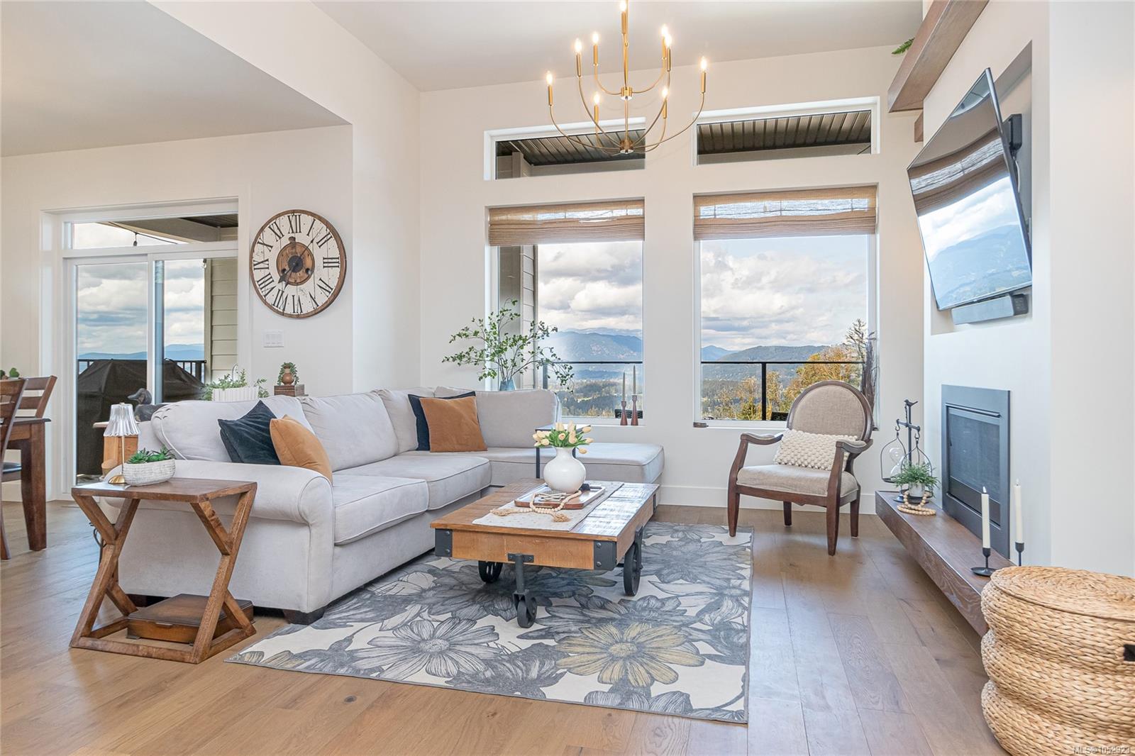 3155 Woodrush Dr — listing photo 8 of 81