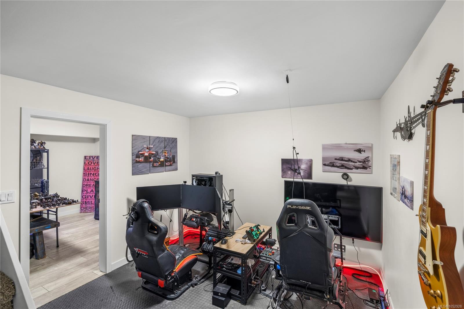 1691 Meadowood Way — listing photo 14 of 22