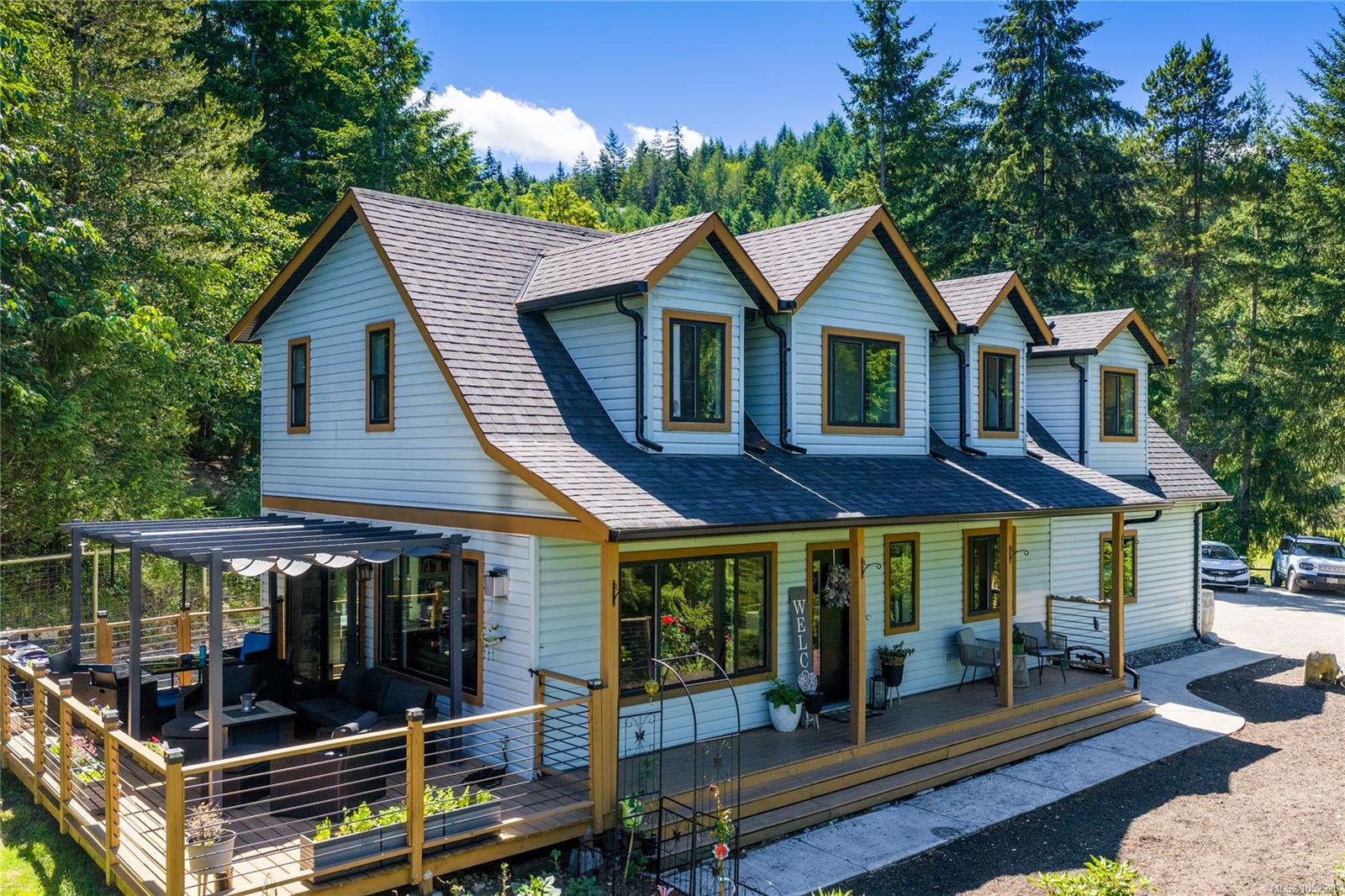 1691 Meadowood Way — listing photo 3 of 22