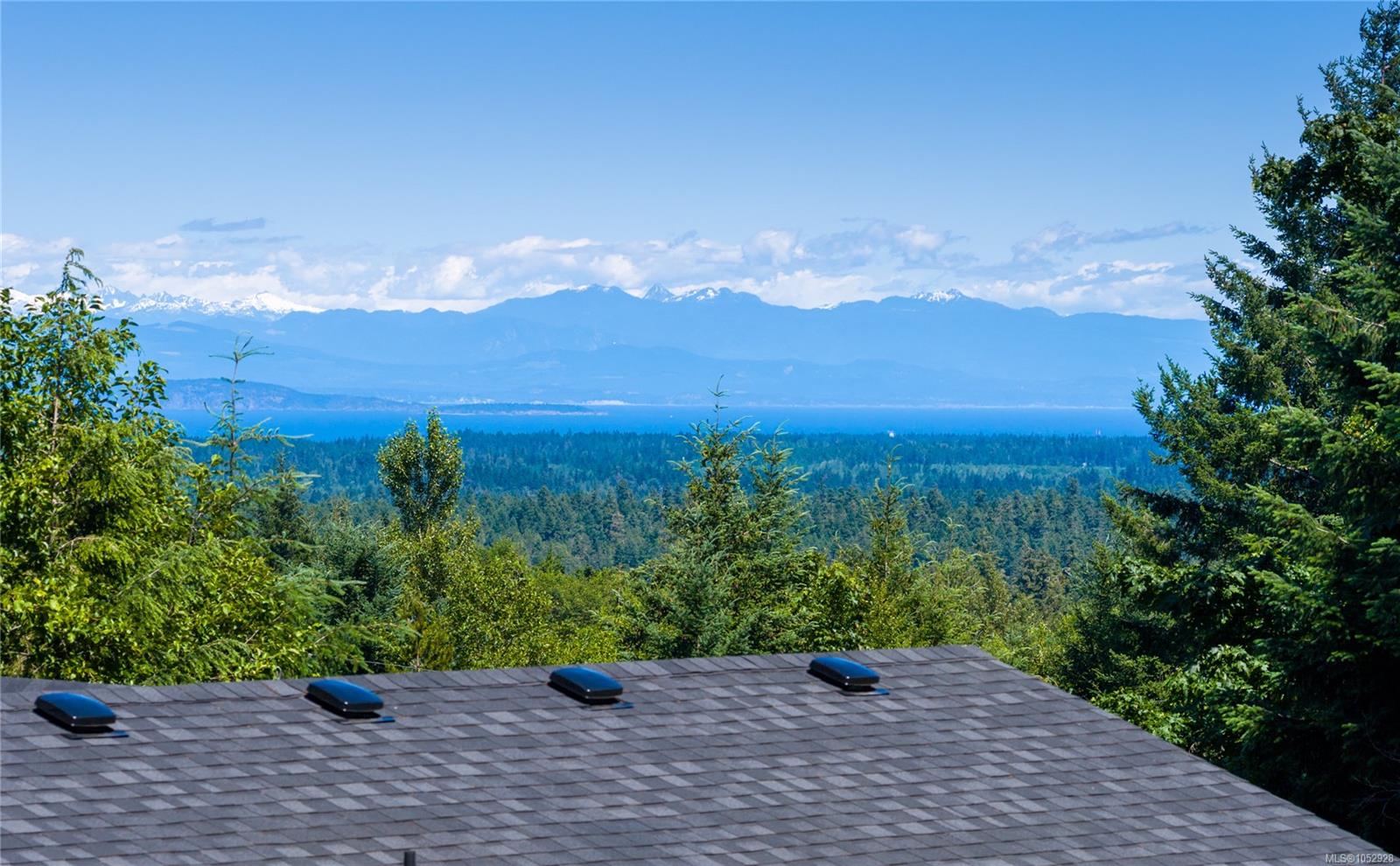 1691 Meadowood Way — listing photo 8 of 22