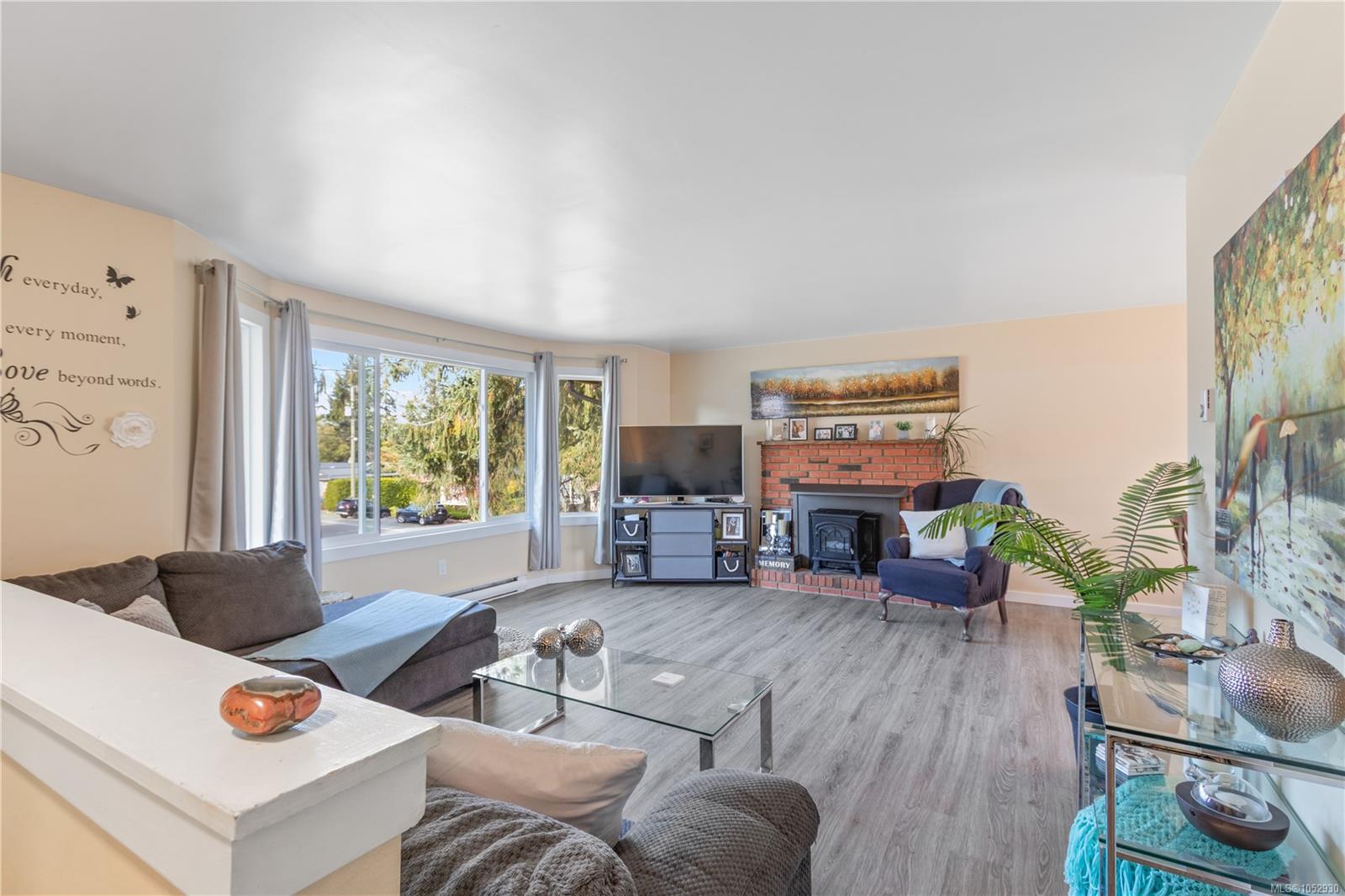 3735 Cottleview Dr — listing photo 3 of 35