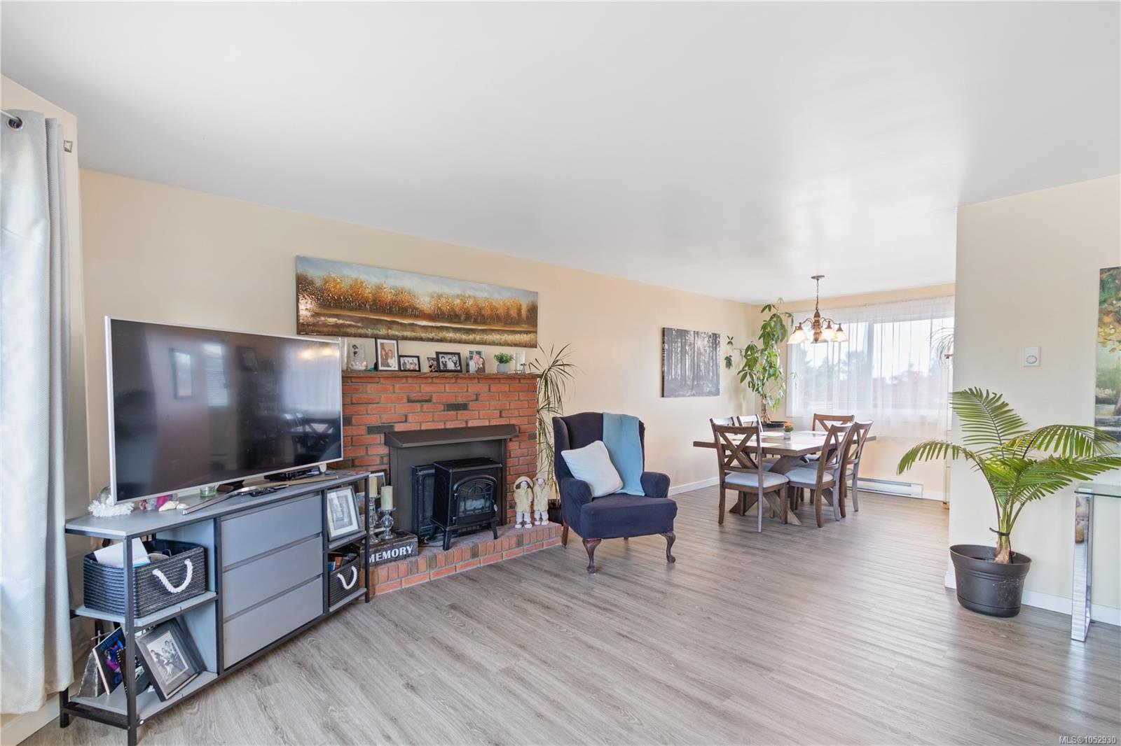 3735 Cottleview Dr — listing photo 5 of 35