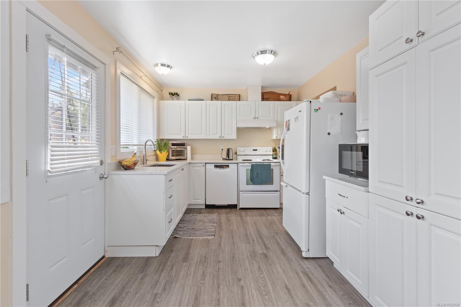 3735 Cottleview Dr — listing photo 8 of 35