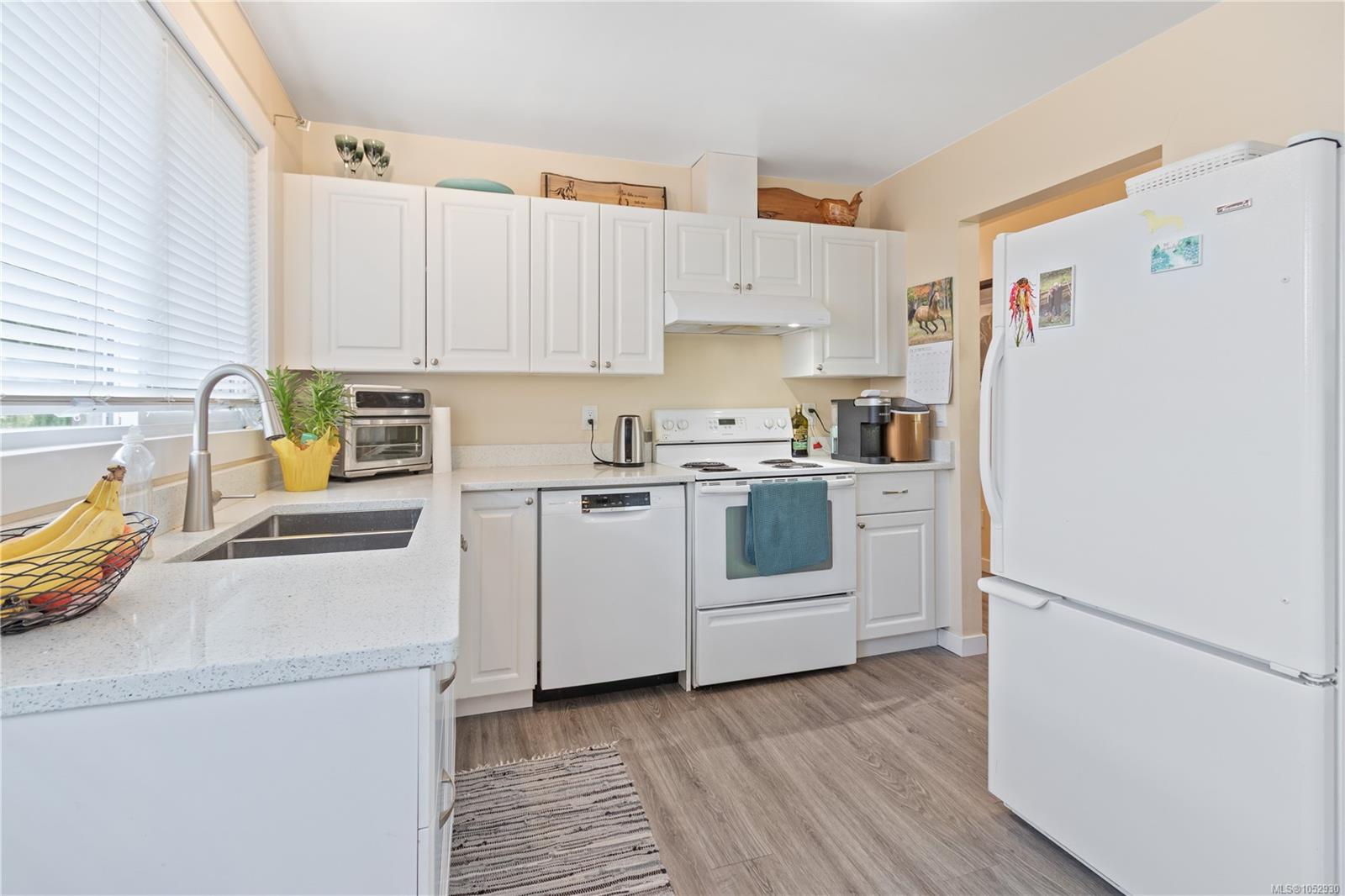 3735 Cottleview Dr — listing photo 9 of 35