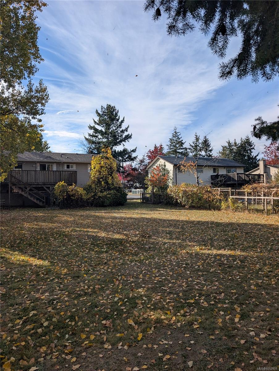 1440 Dogwood Ave — listing photo 4 of 27