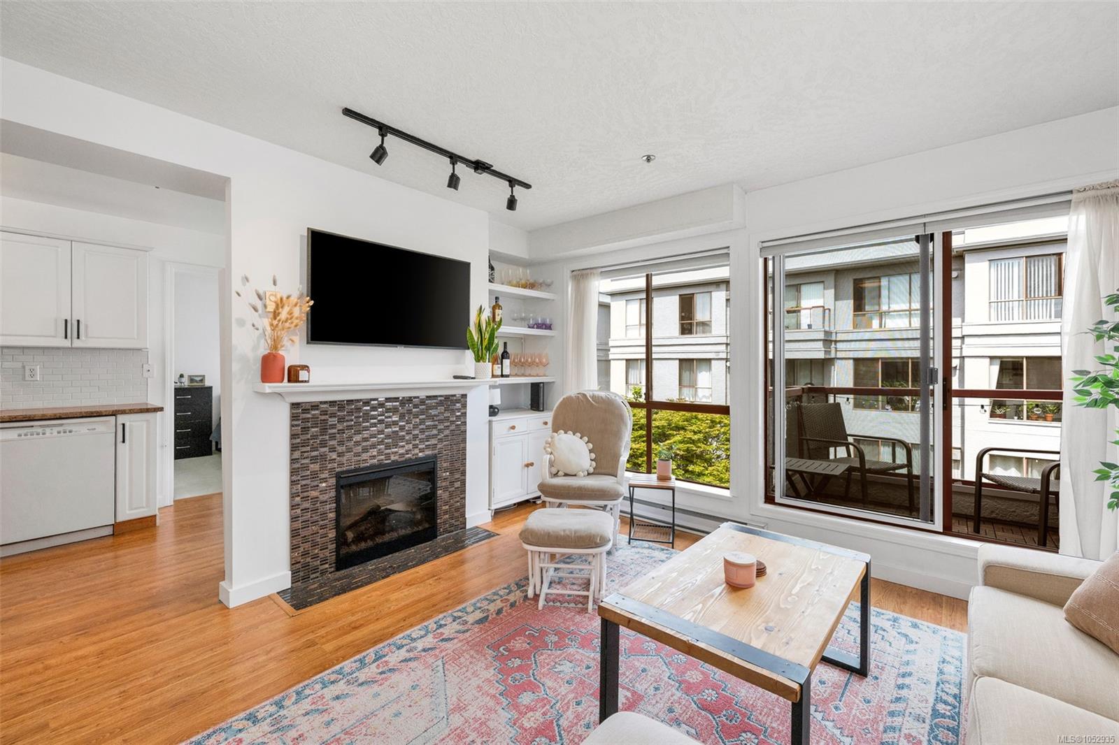 409-520 Dunedin St — listing photo 5 of 41